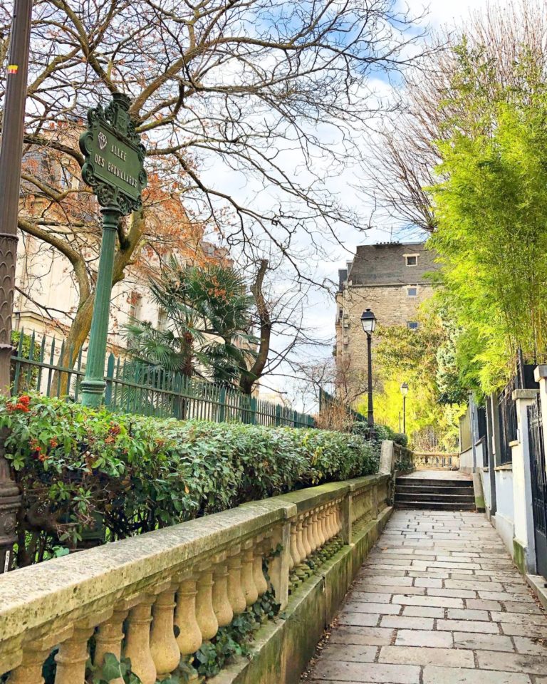 où s'embrasser à montmartre allée des brouillards