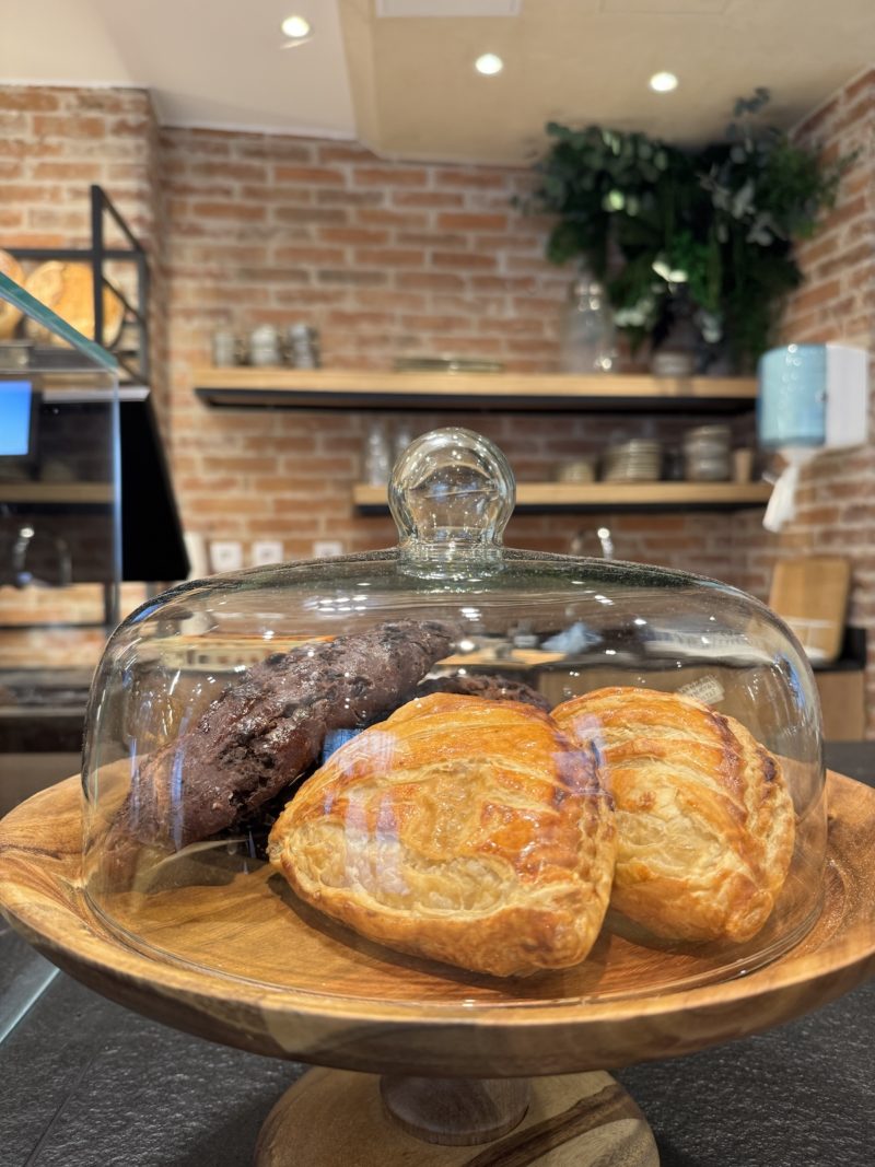 land & monkeys montmartre paris 18-03