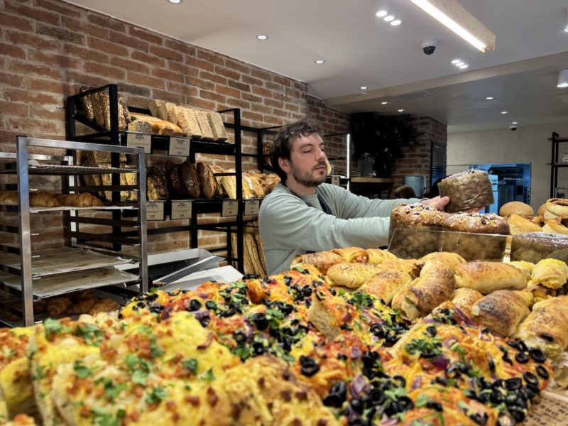 land & monkeys montmartre paris 18-13