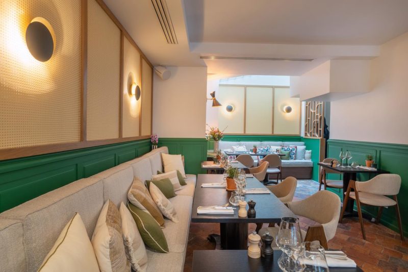 La chaise haute restaurant montmartre 02